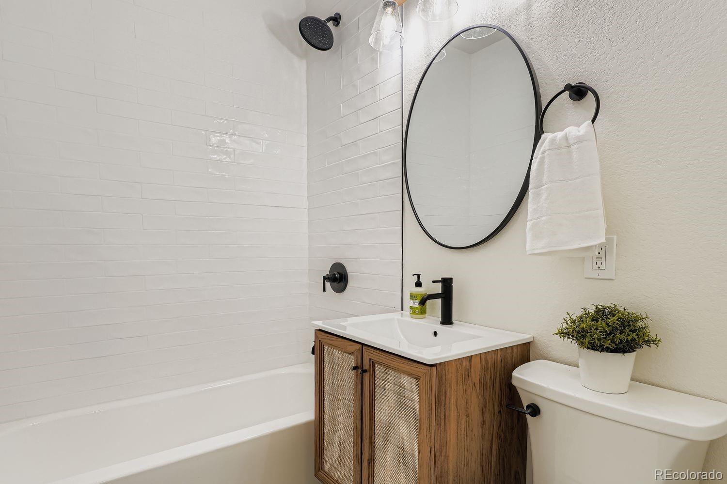 MLS Image #16 for 2423  glenarm place,denver, Colorado