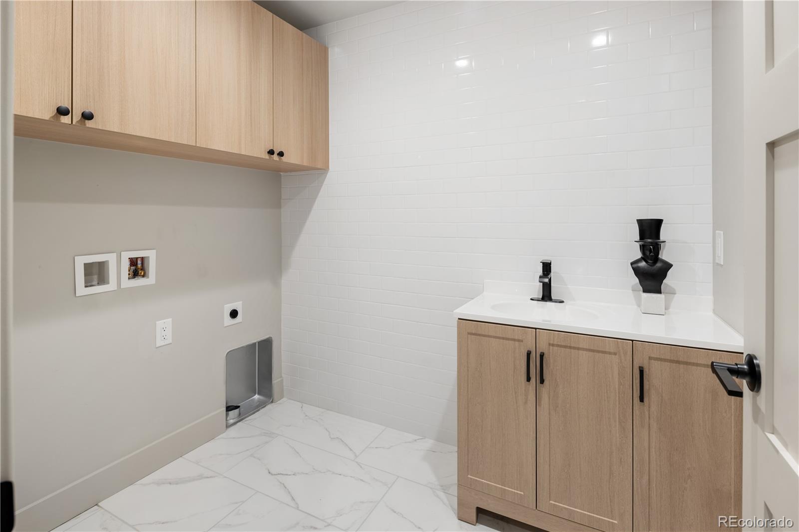MLS Image #19 for 4572 n raleigh street,denver, Colorado