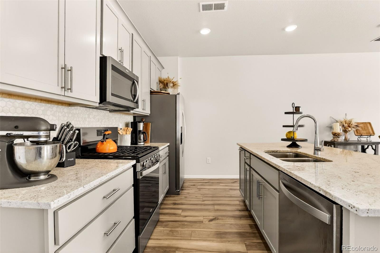 MLS Image #9 for 22241 e 7th place,aurora, Colorado