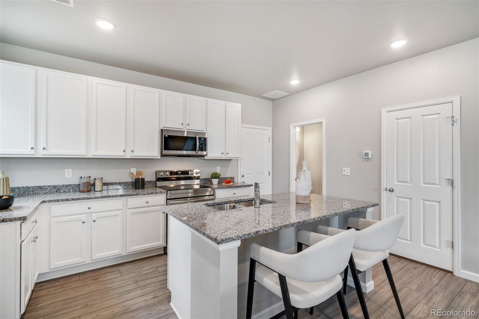 MLS Image #16 for 310  shoveler way,johnstown, Colorado