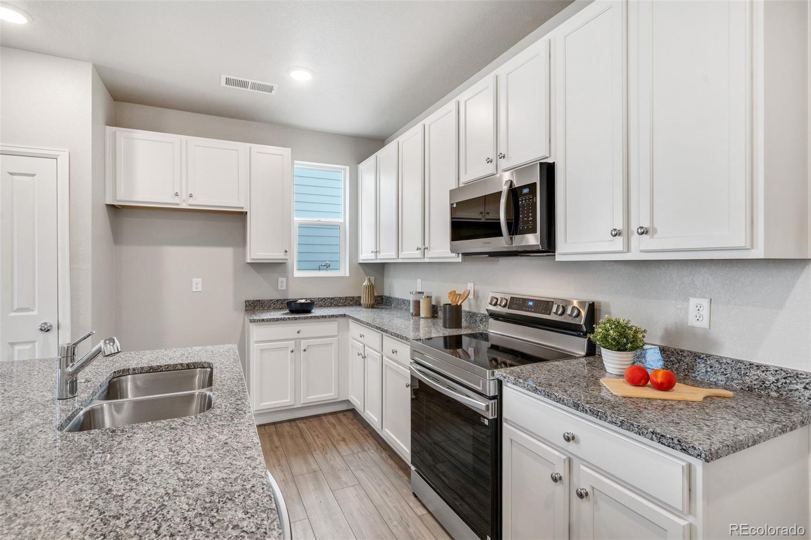 MLS Image #17 for 310  shoveler way,johnstown, Colorado