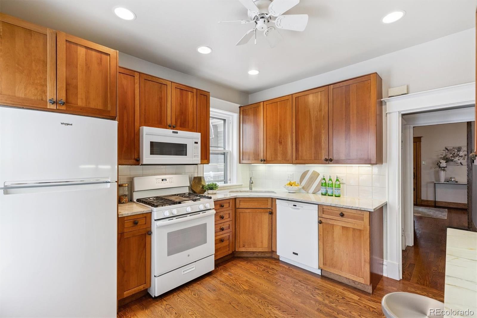MLS Image #13 for 929 n lafayette street,denver, Colorado