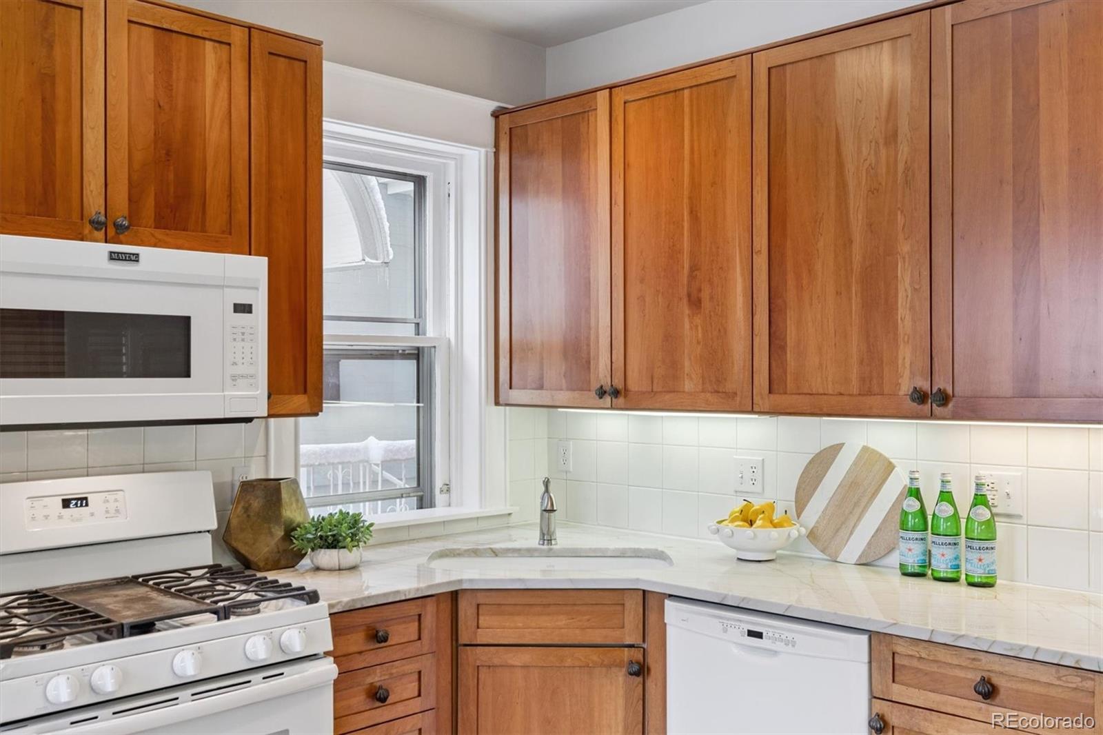 MLS Image #14 for 929 n lafayette street,denver, Colorado