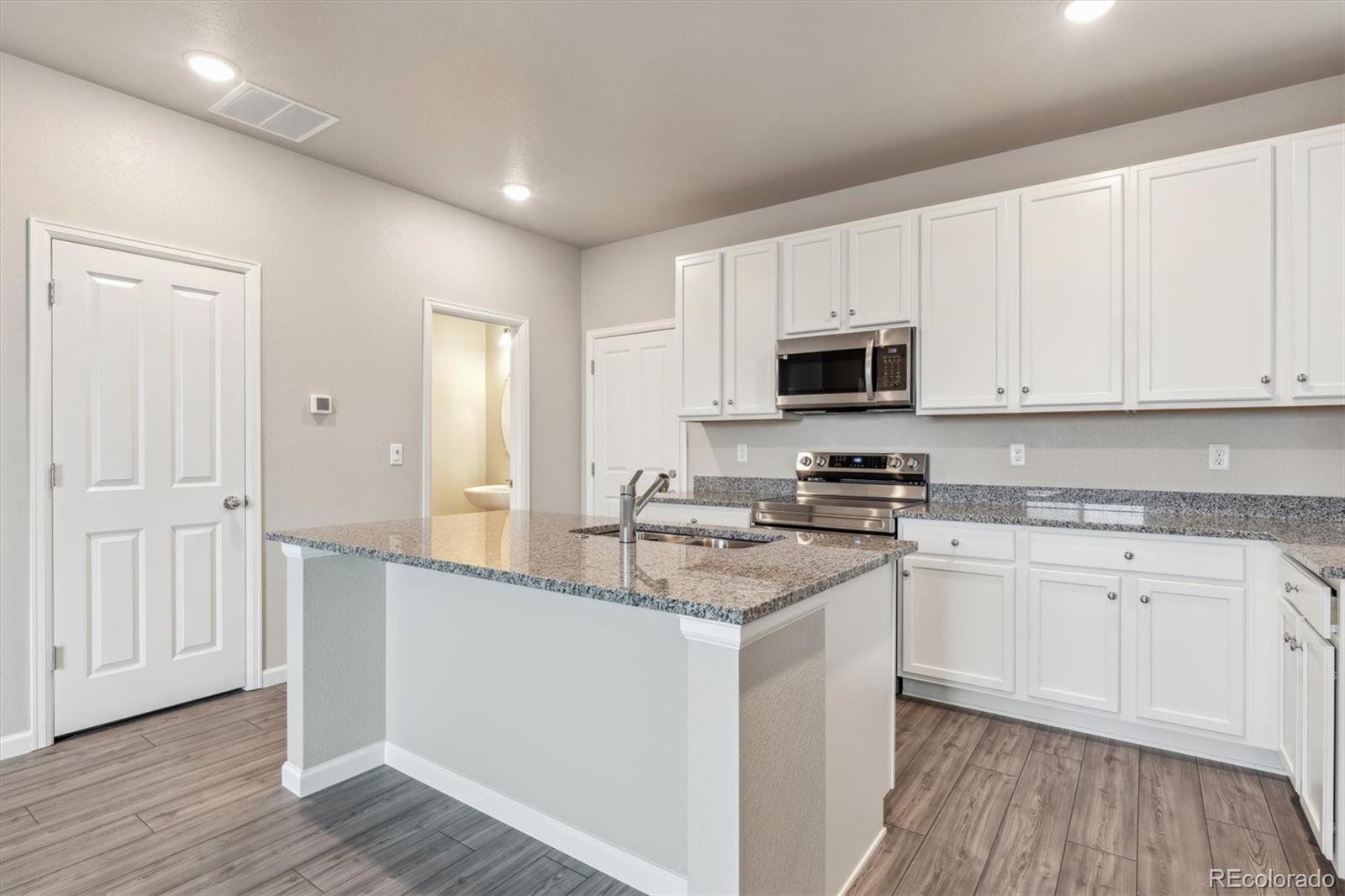 MLS Image #8 for 299  shoveler way,johnstown, Colorado