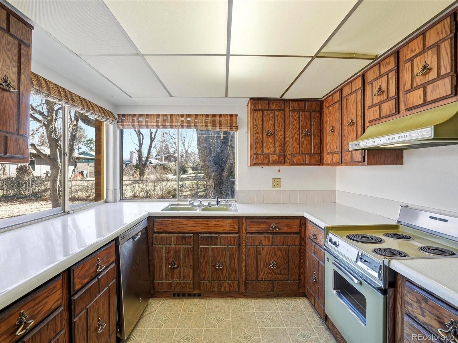 MLS Image #9 for 7172 e jewell avenue,denver, Colorado