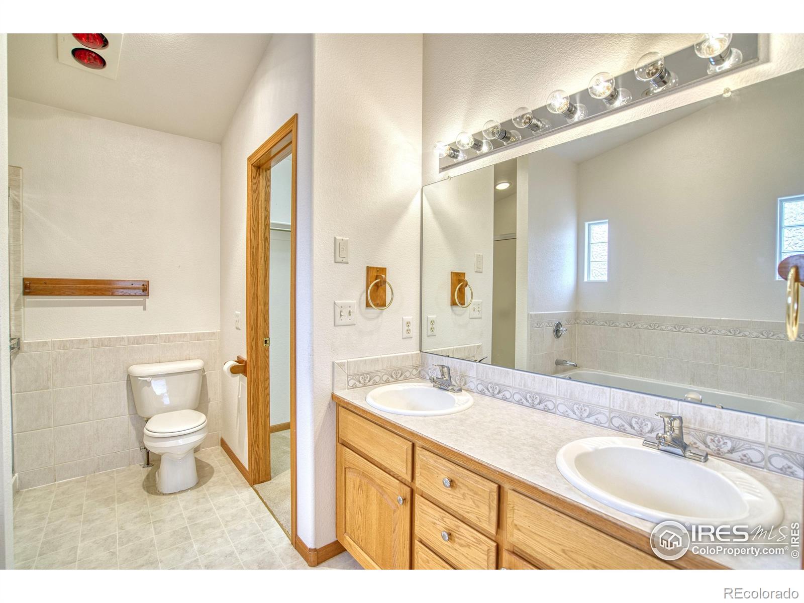MLS Image #14 for 2563  red river court,loveland, Colorado