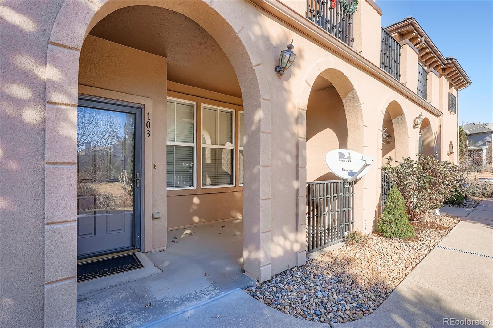MLS Image #2 for 6725 s versailles way,aurora, Colorado