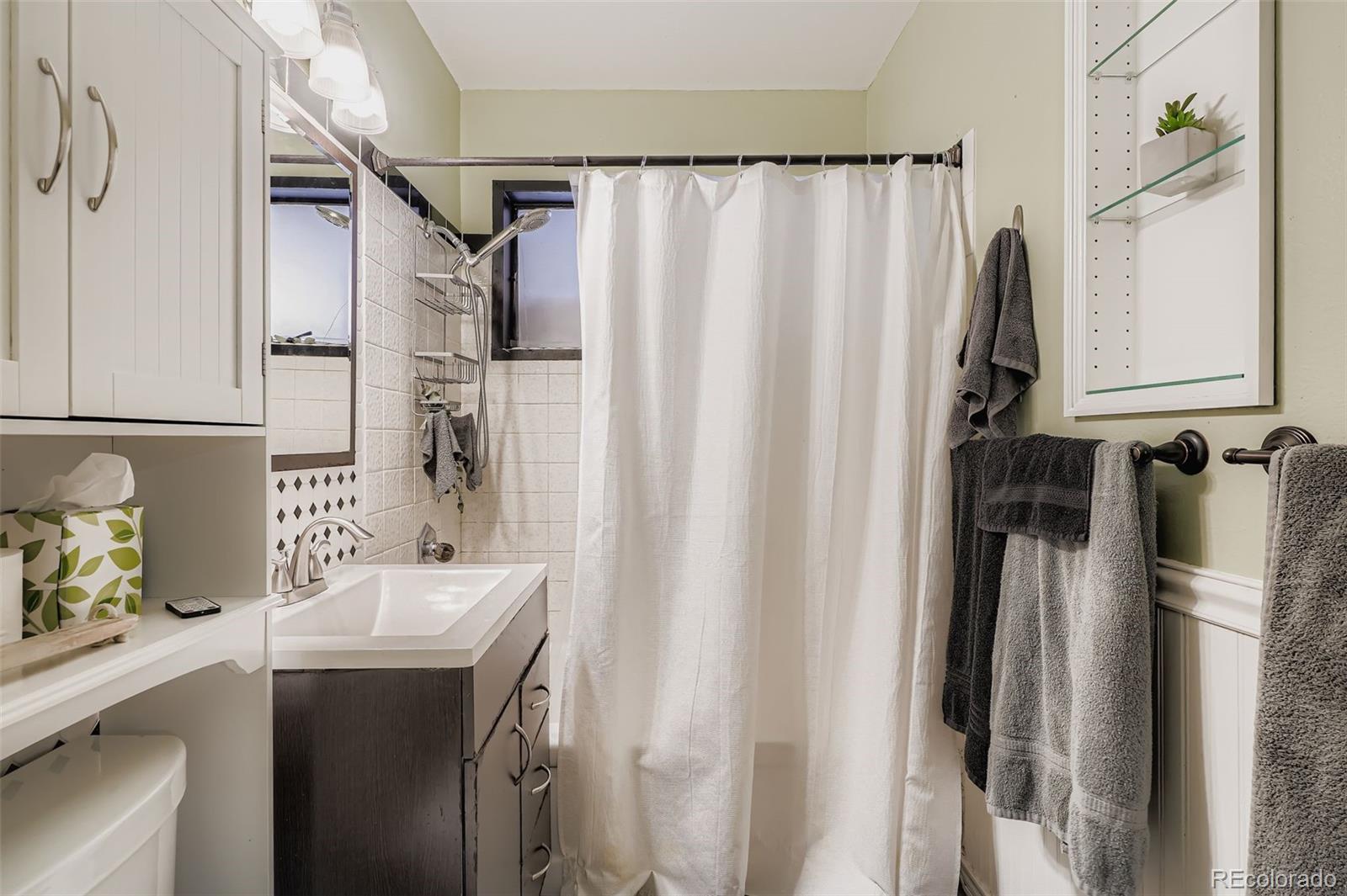 MLS Image #19 for 4860 e kansas drive,denver, Colorado