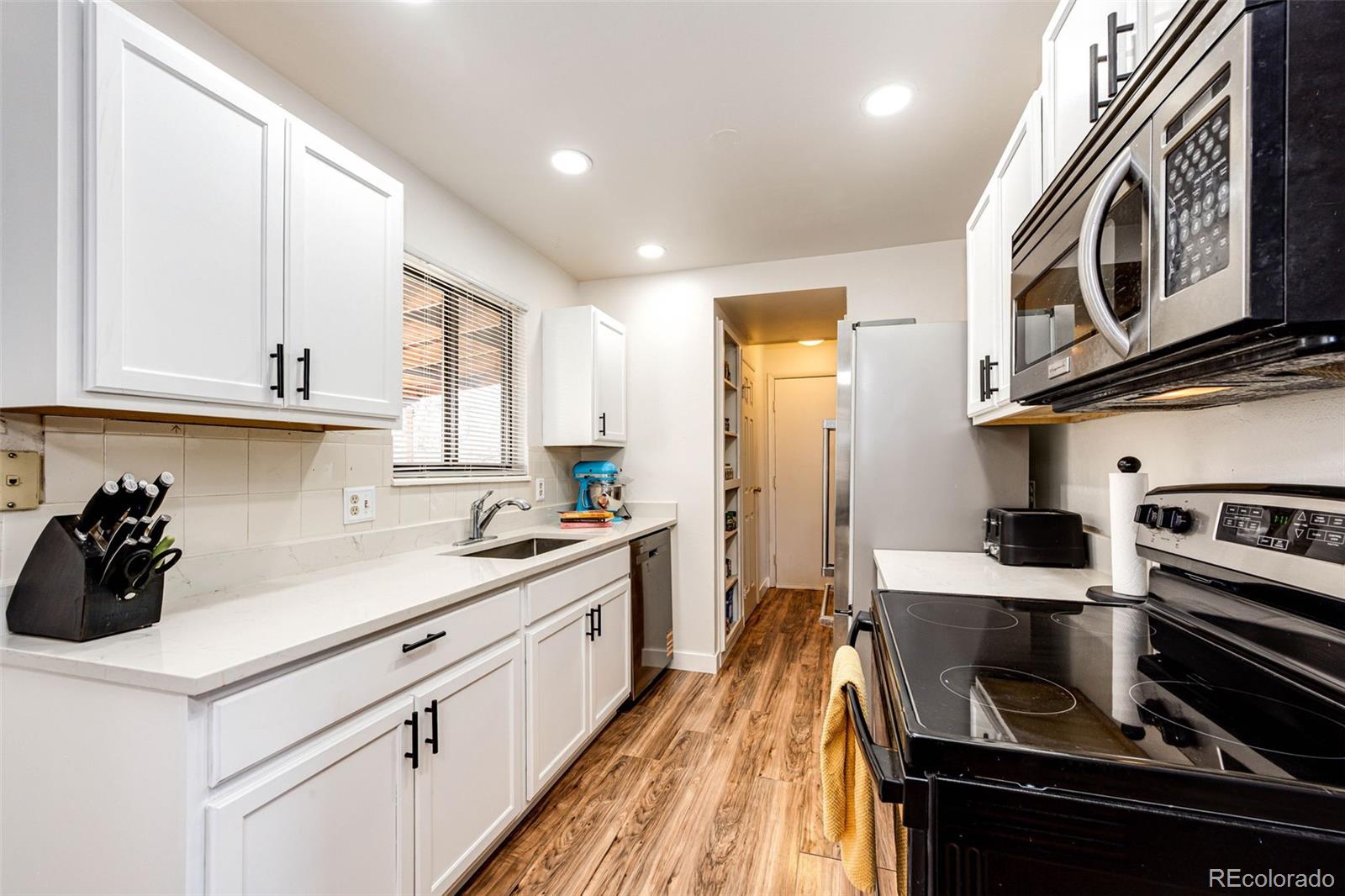 MLS Image #4 for 3916 s telluride court,aurora, Colorado