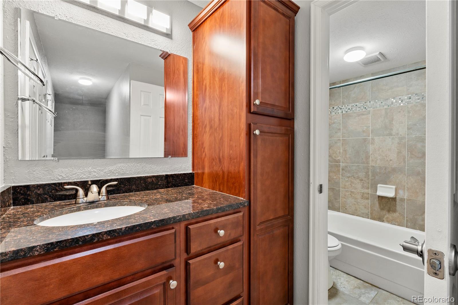MLS Image #5 for 625 n pennsylvania street 407,denver, Colorado