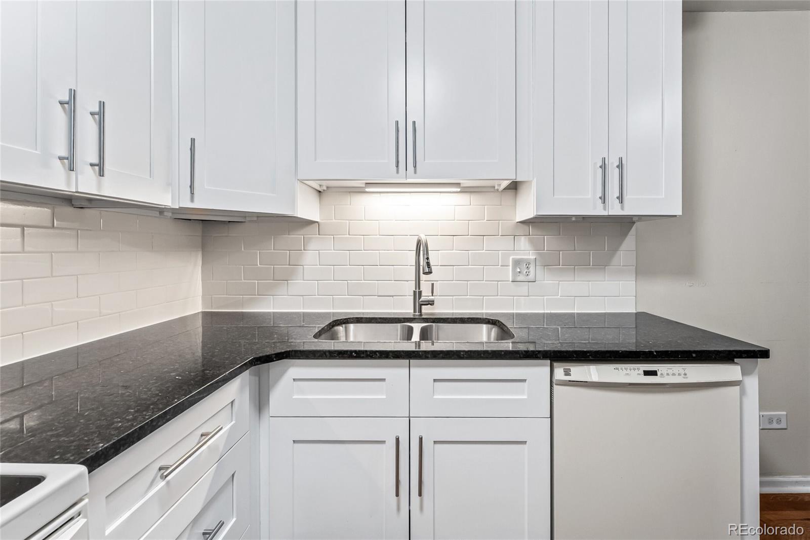 MLS Image #7 for 610 s alton way 1b,denver, Colorado