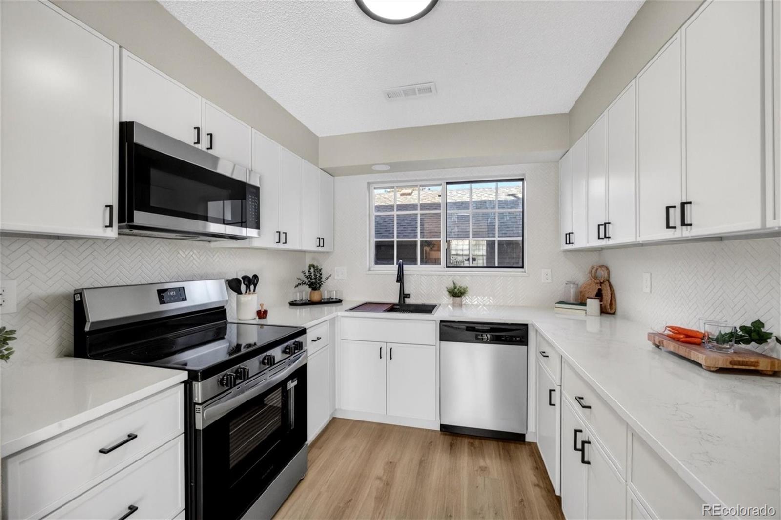 MLS Image #6 for 3459 s ammons street 4-7,lakewood, Colorado