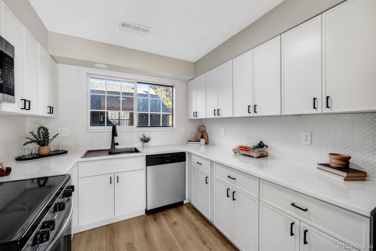 MLS Image #7 for 3459 s ammons street 4-7,lakewood, Colorado
