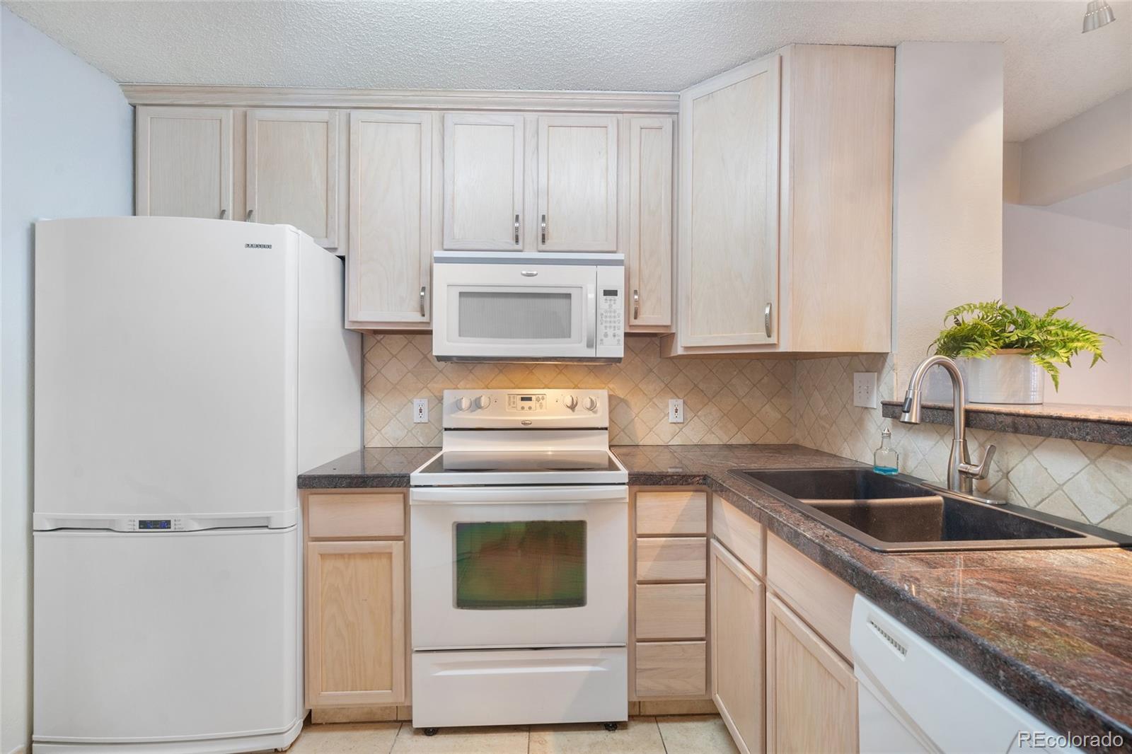MLS Image #4 for 4862 e kentucky avenue d,denver, Colorado