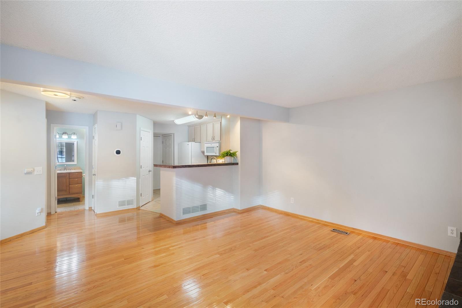 MLS Image #8 for 4862 e kentucky avenue d,denver, Colorado