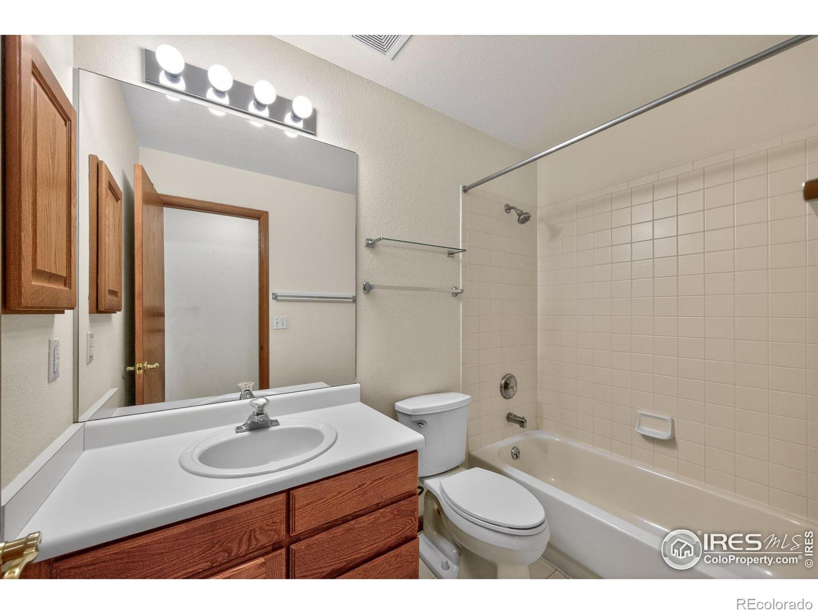 MLS Image #13 for 2008  35th ave ct,greeley, Colorado