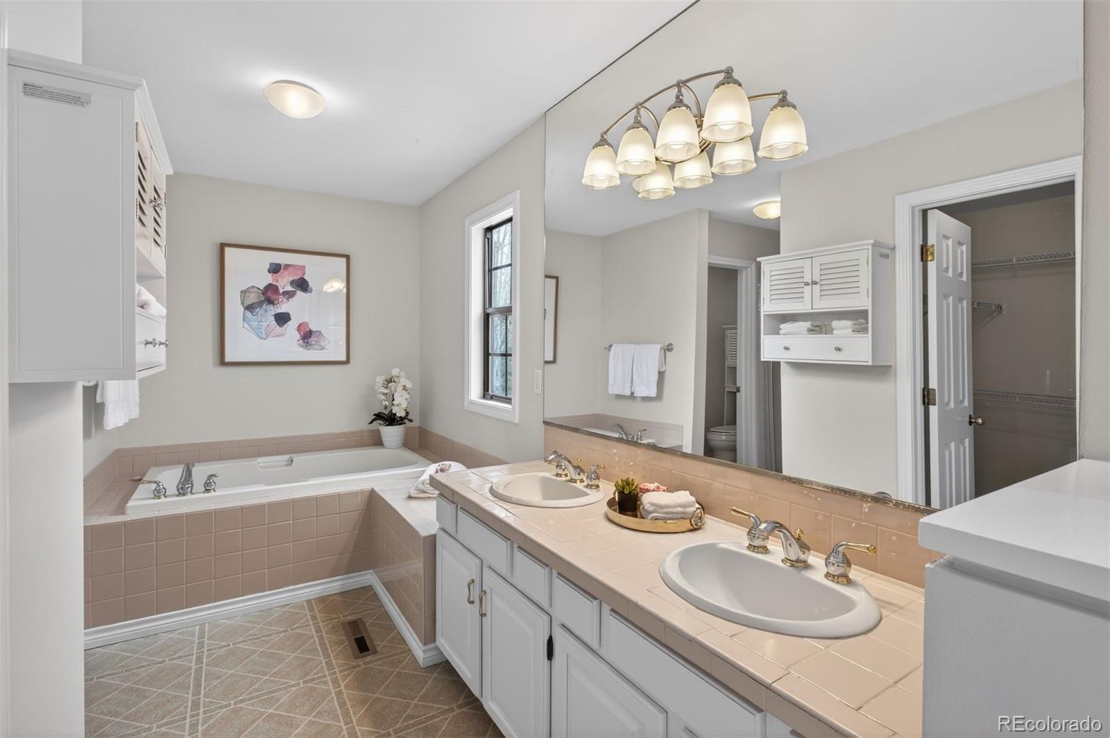 MLS Image #16 for 1615 s syracuse street,denver, Colorado