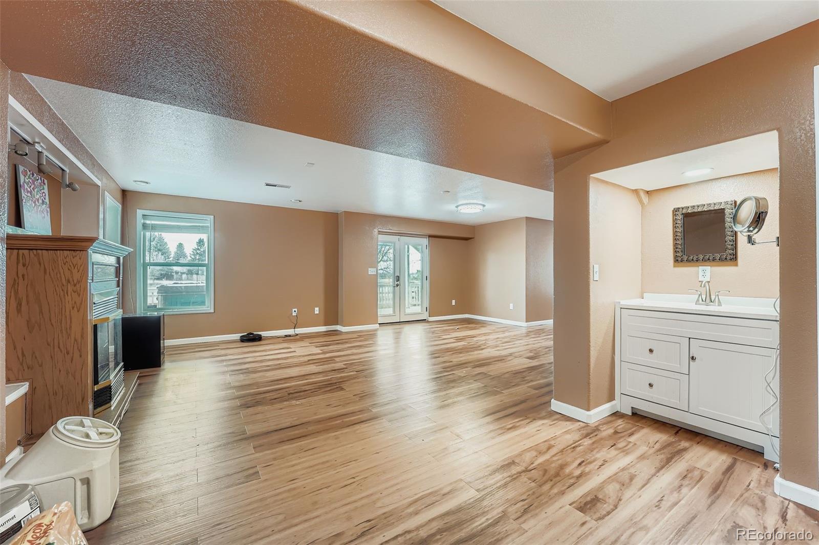 MLS Image #17 for 2751 s waco way,aurora, Colorado