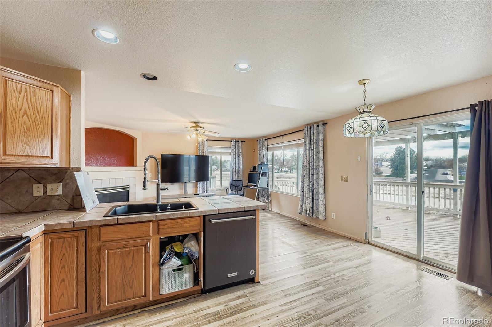 MLS Image #4 for 2751 s waco way,aurora, Colorado