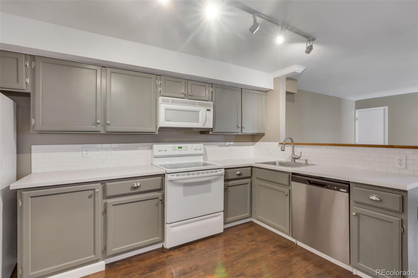 MLS Image #15 for 980 s dawson way 11,aurora, Colorado