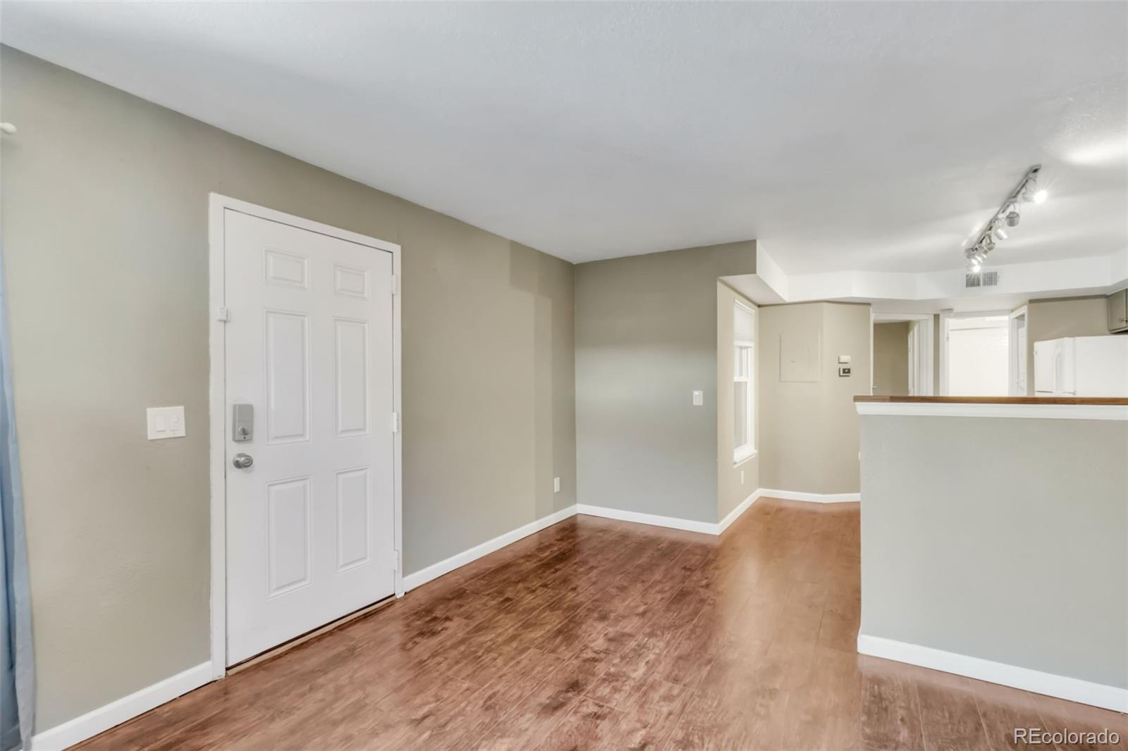 MLS Image #2 for 980 s dawson way 11,aurora, Colorado
