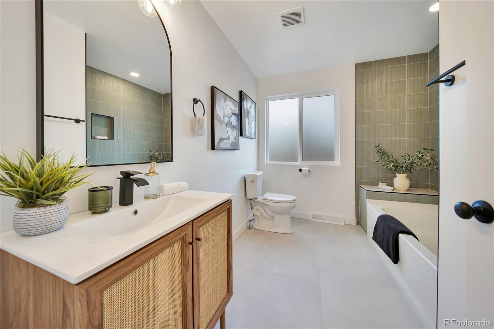 MLS Image #18 for 6616 s apache drive,littleton, Colorado