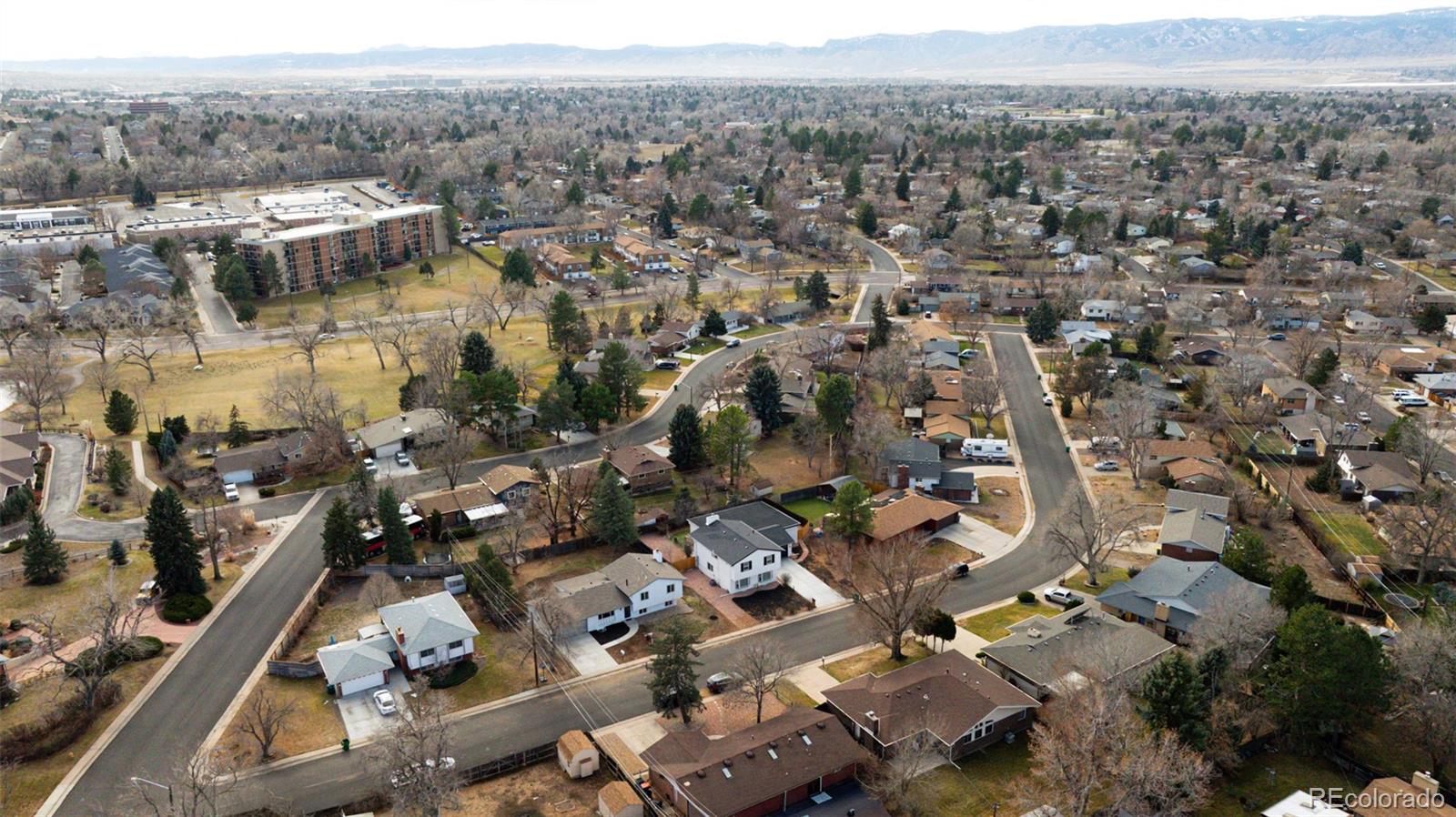 MLS Image #33 for 6616 s apache drive,littleton, Colorado
