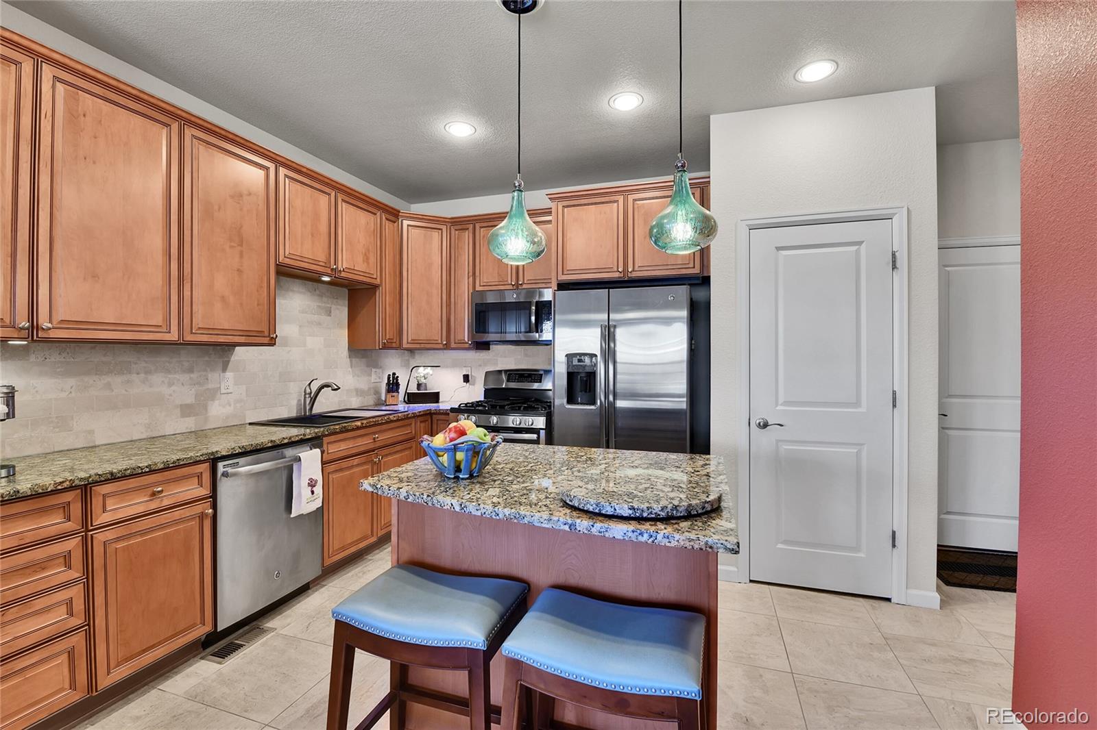 MLS Image #10 for 21999 e euclid drive,aurora, Colorado