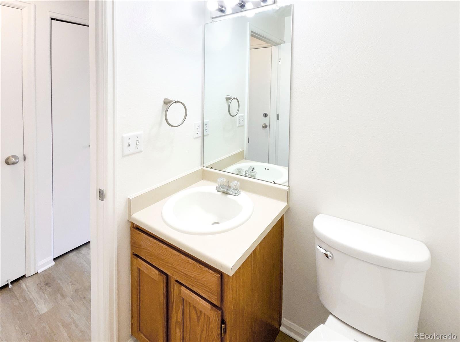 MLS Image #12 for 19370 e 40th place,denver, Colorado