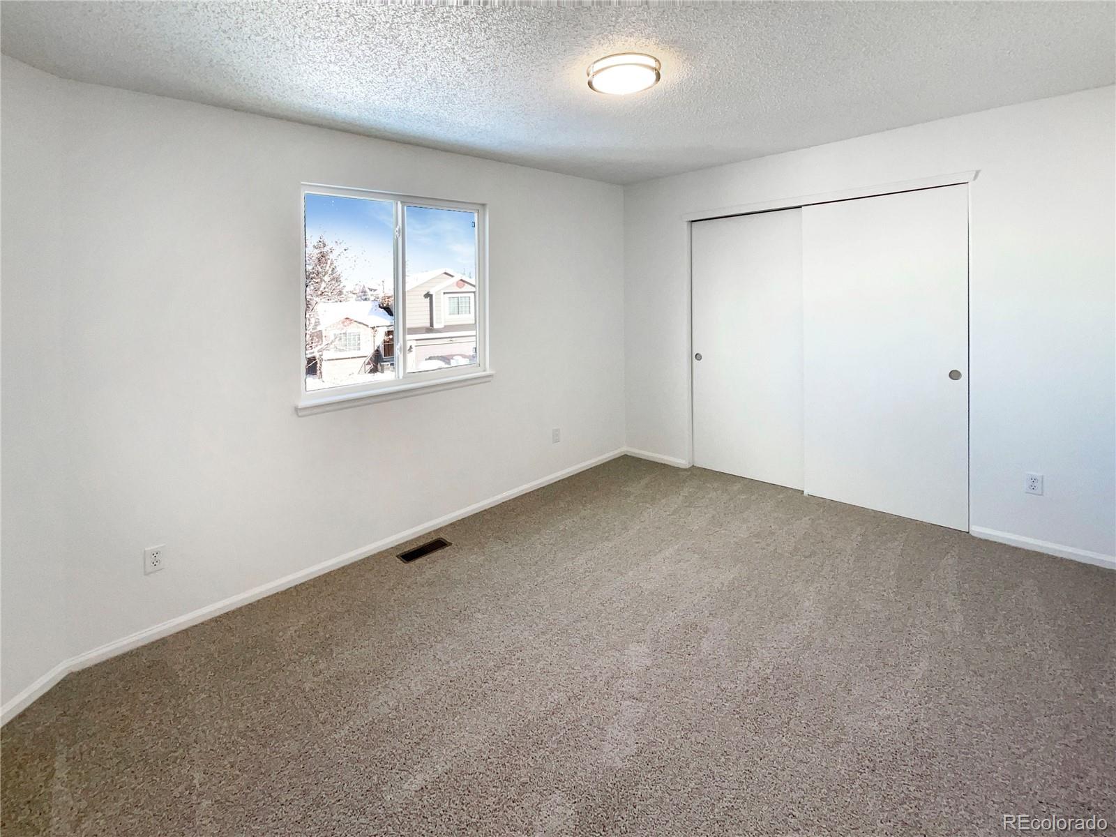 MLS Image #18 for 19370 e 40th place,denver, Colorado