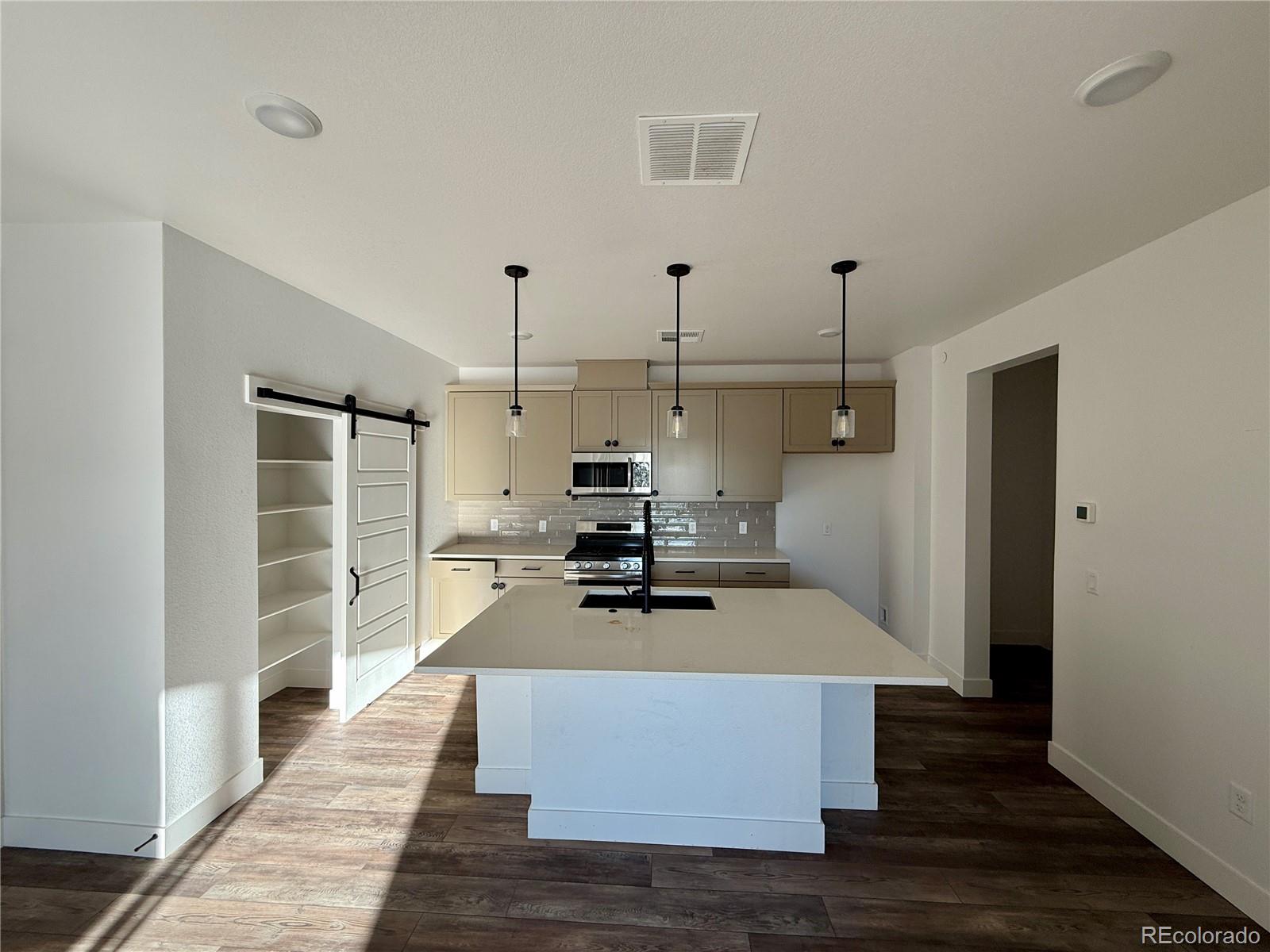 MLS Image #8 for 16881  askins loop 305,parker, Colorado