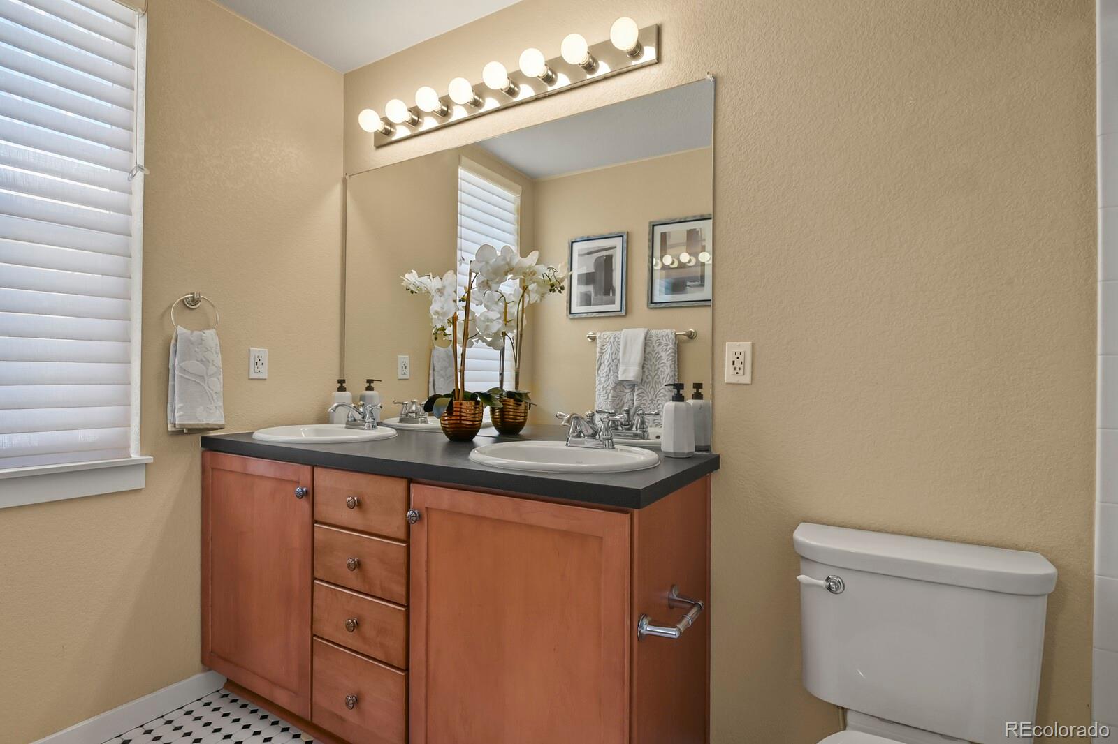 MLS Image #16 for 8260 e 24th drive ,denver, Colorado