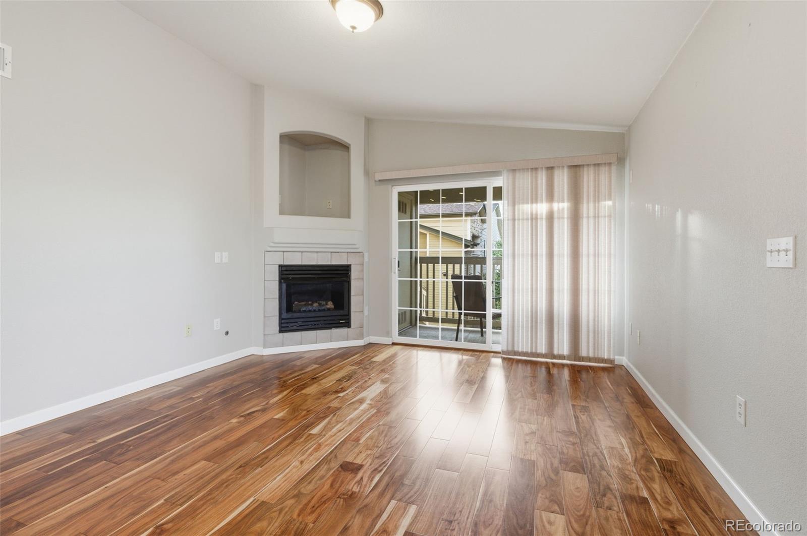 MLS Image #14 for 1435 s galena way,denver, Colorado