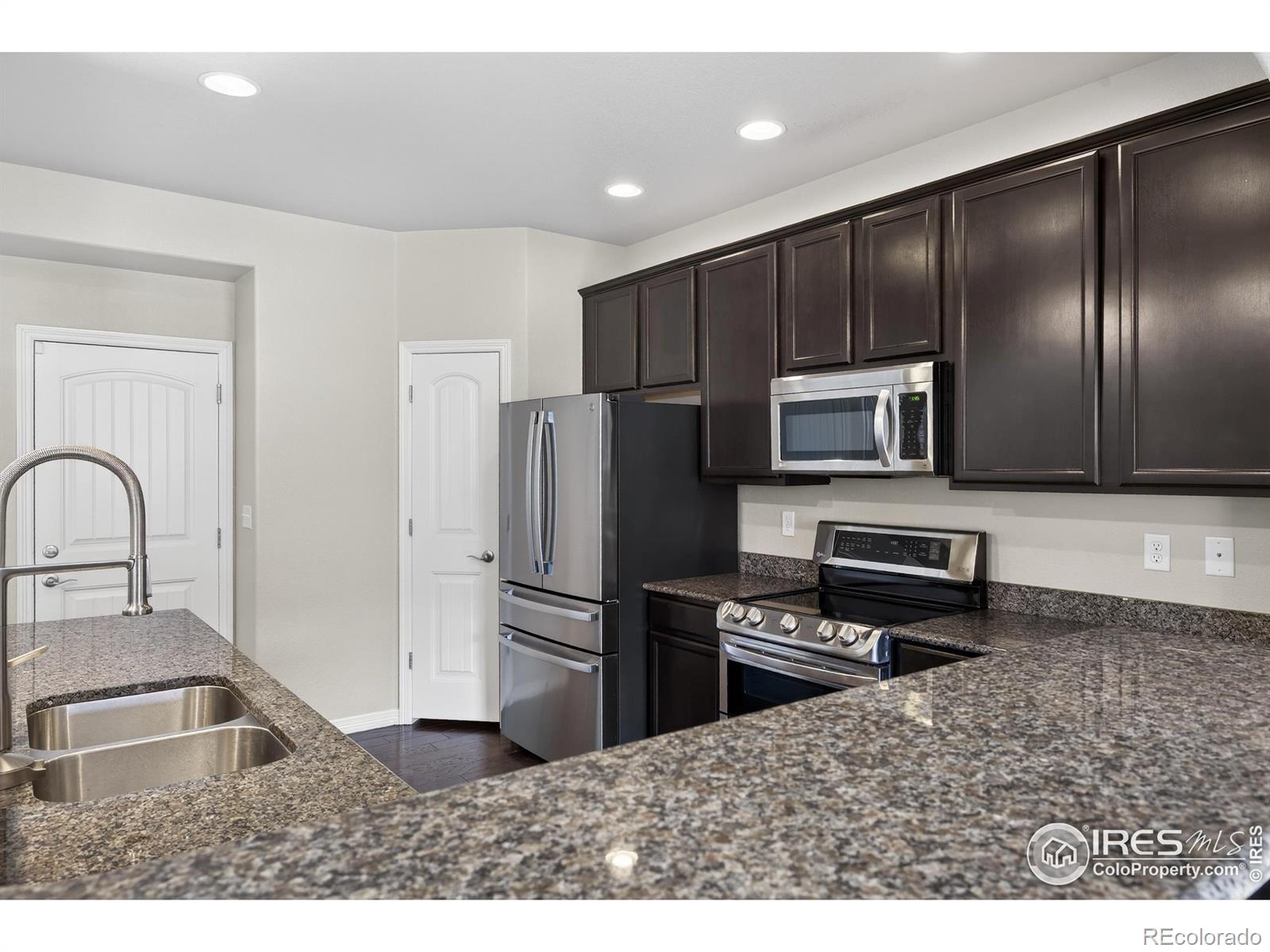 MLS Image #11 for 848  shirttail peak drive,windsor, Colorado