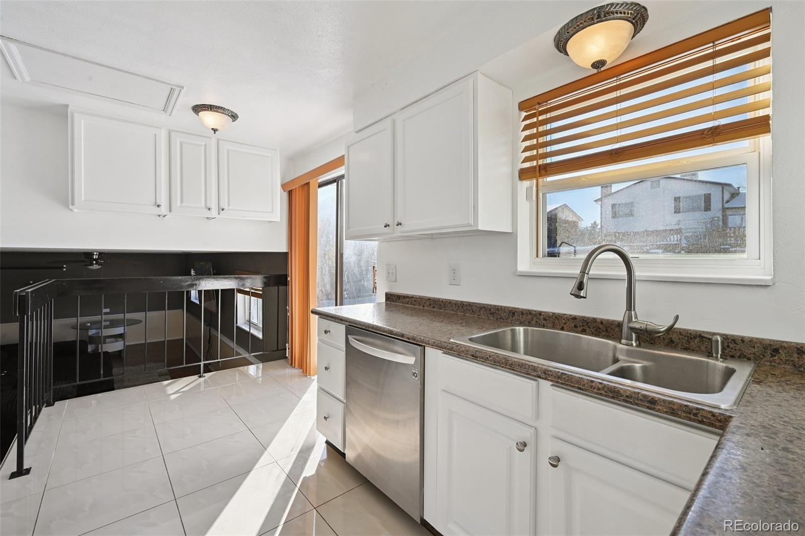 MLS Image #5 for 1583 s dearborn street,aurora, Colorado