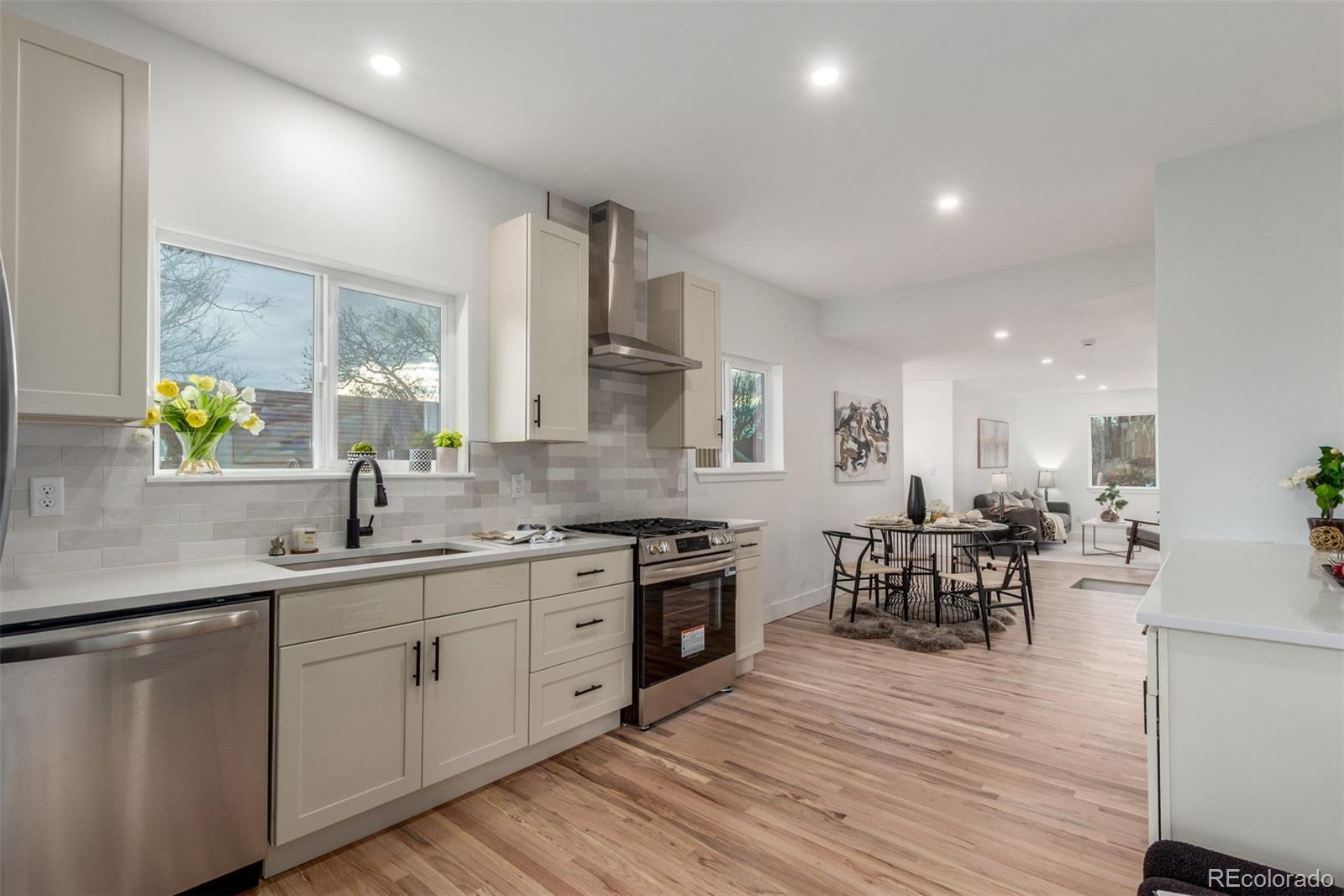 MLS Image #7 for 266  stuart street,denver, Colorado