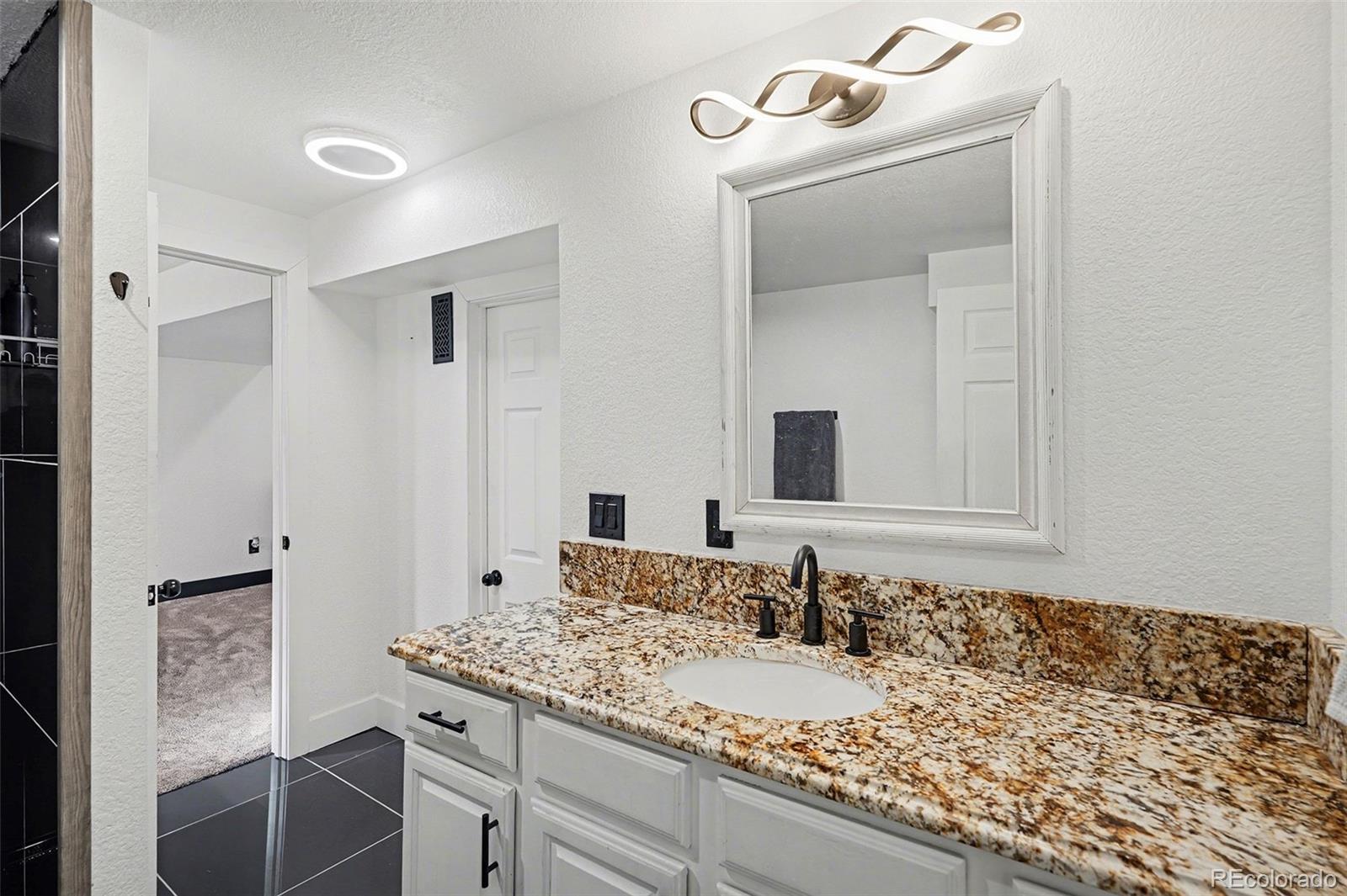 MLS Image #25 for 14894 e warren avenue,aurora, Colorado