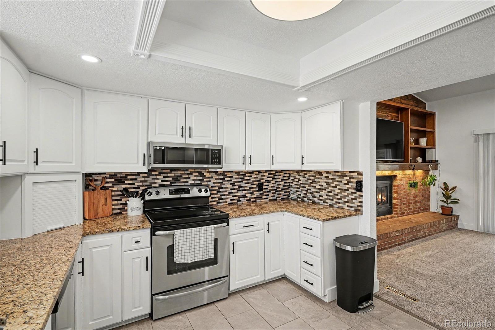 MLS Image #3 for 14894 e warren avenue,aurora, Colorado