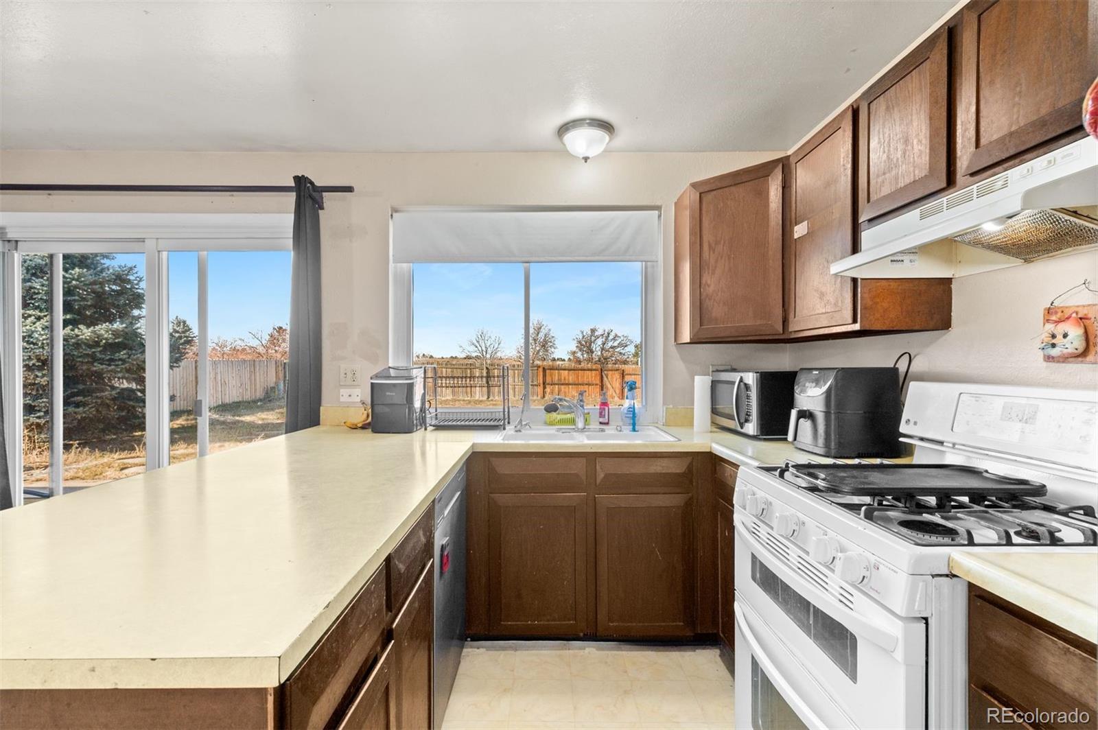MLS Image #5 for 2787 s helena way,aurora, Colorado