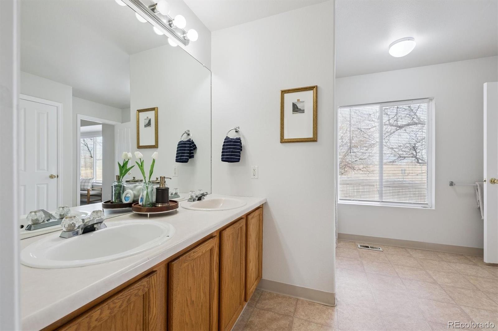 MLS Image #13 for 5241  helena street,denver, Colorado