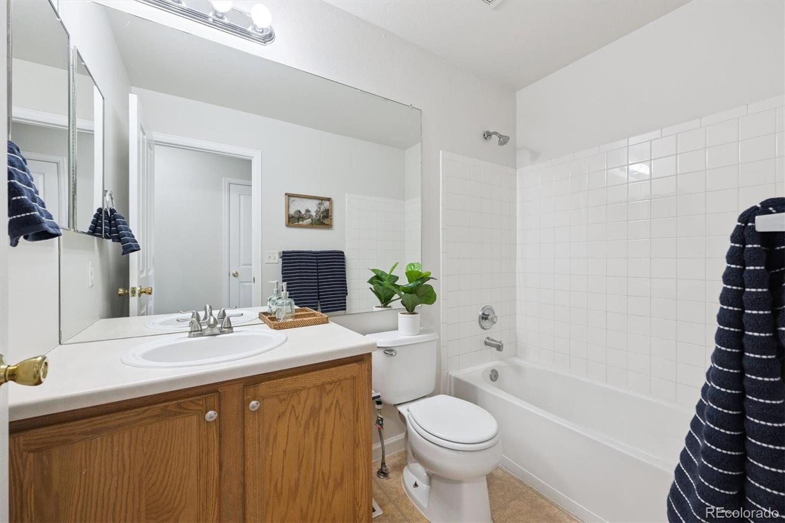 MLS Image #16 for 5241  helena street,denver, Colorado