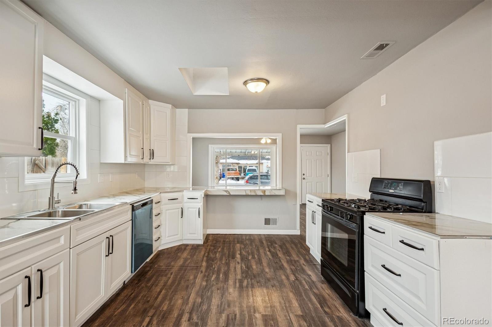 MLS Image #10 for 1680  newark street,aurora, Colorado