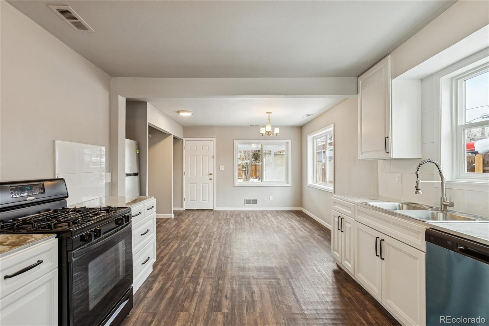 MLS Image #8 for 1680  newark street,aurora, Colorado