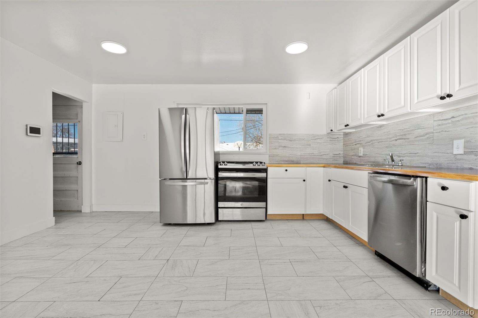 MLS Image #3 for 5681  demott avenue,commerce city, Colorado