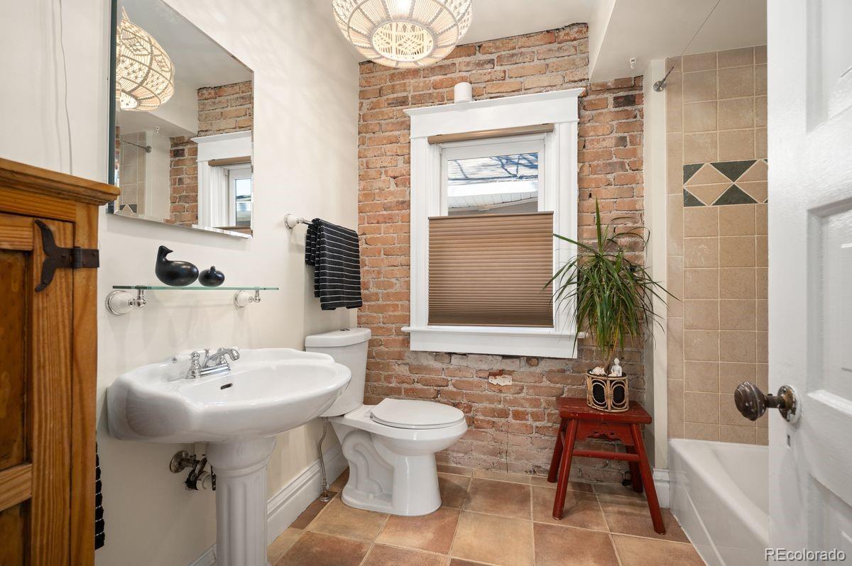 MLS Image #21 for 2230 n cherry street,denver, Colorado
