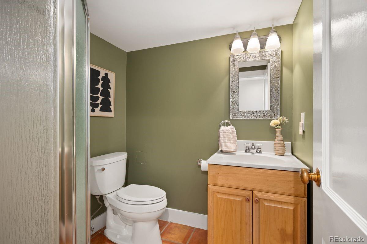 MLS Image #29 for 2230 n cherry street,denver, Colorado