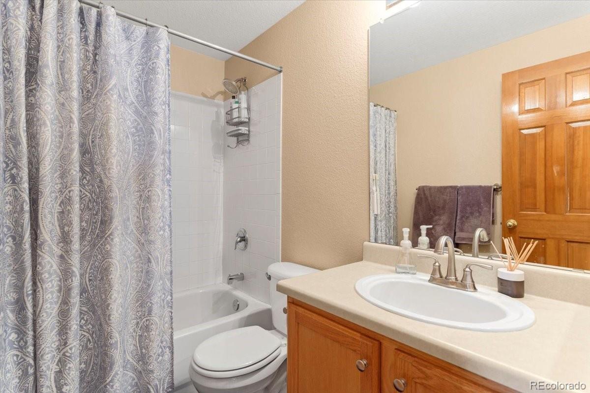 MLS Image #11 for 5564 s fenton street,littleton, Colorado