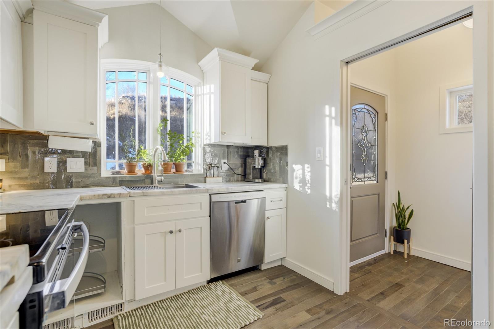 MLS Image #13 for 114-1/2 n 7th street,colorado springs, Colorado