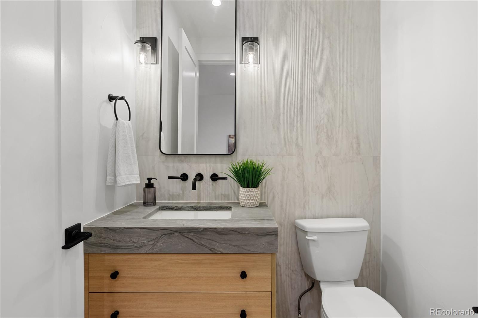 MLS Image #5 for 19 s jackson street,denver, Colorado