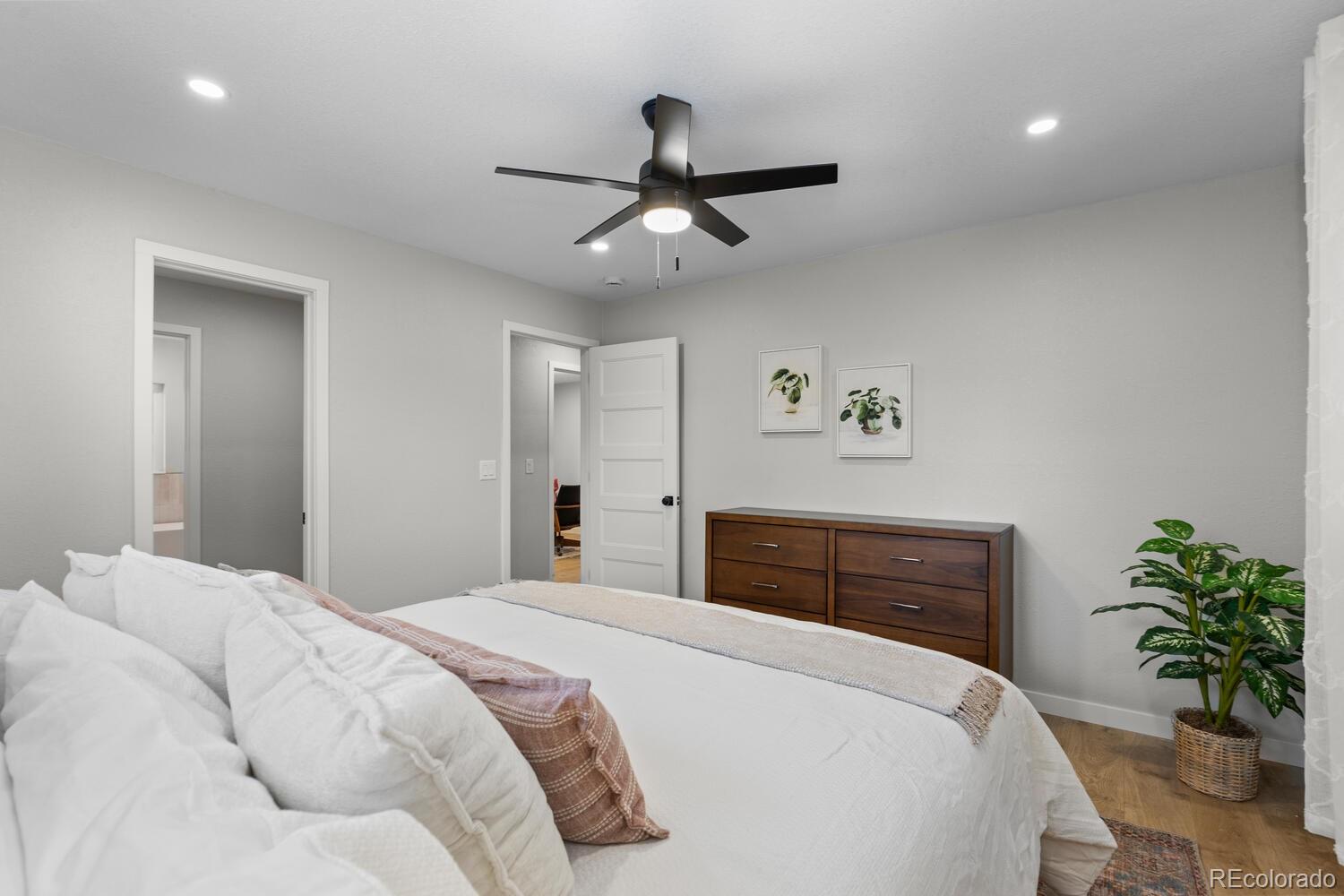 MLS Image #17 for 1711 s forest street,denver, Colorado